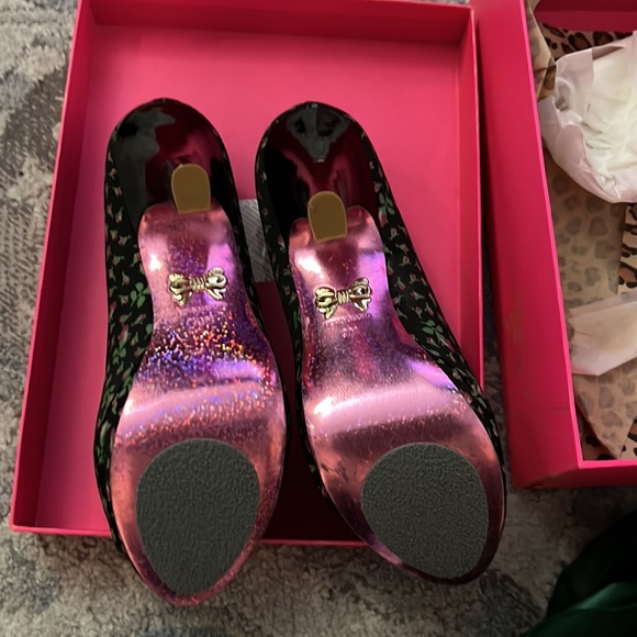 The double platform of the 'Damara' by Betsey Johnson - Picture 3 of 4